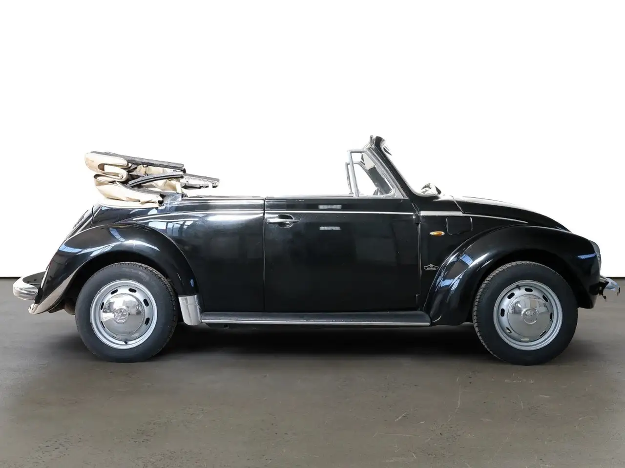 Volkswagen Maggiolino 1303 Cabriolet, foto 6