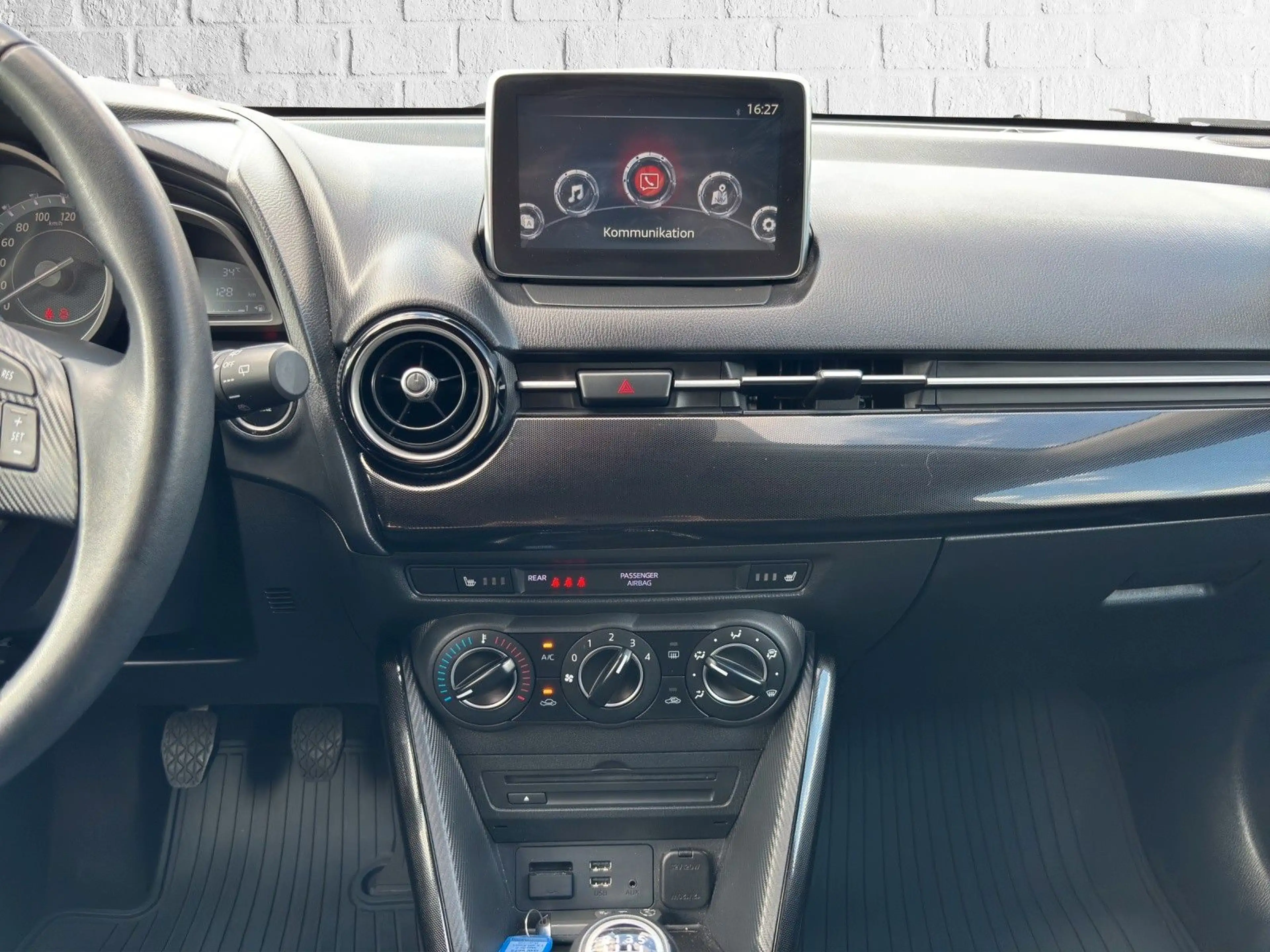 Mazda 2 Lim. Exclusive-Line — photo 9