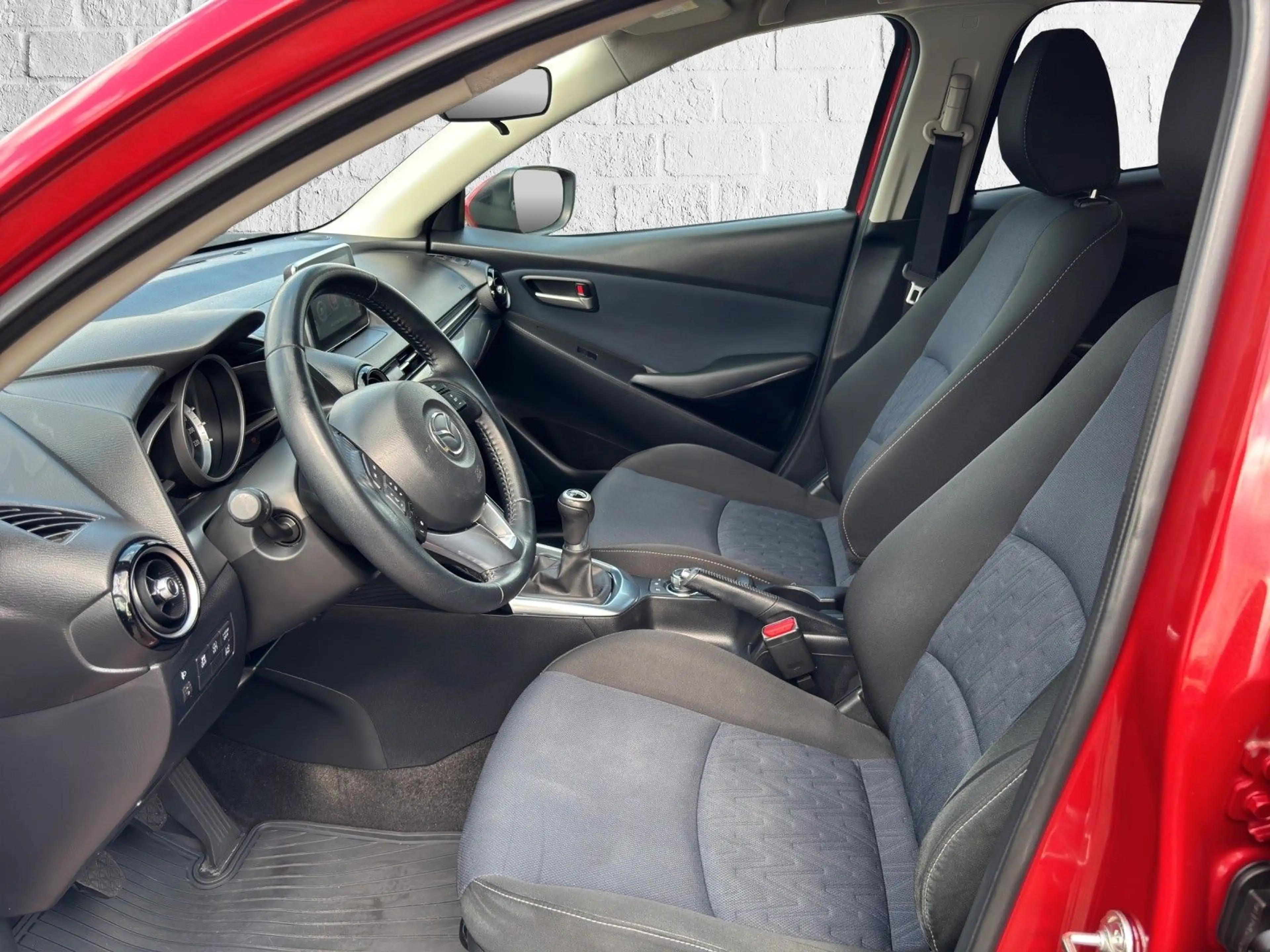 Mazda 2 Lim. Exclusive-Line — photo 6
