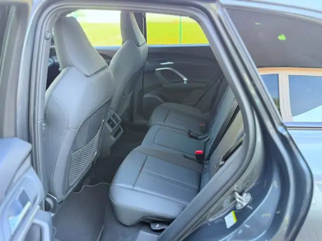 Audi Q5 view 14