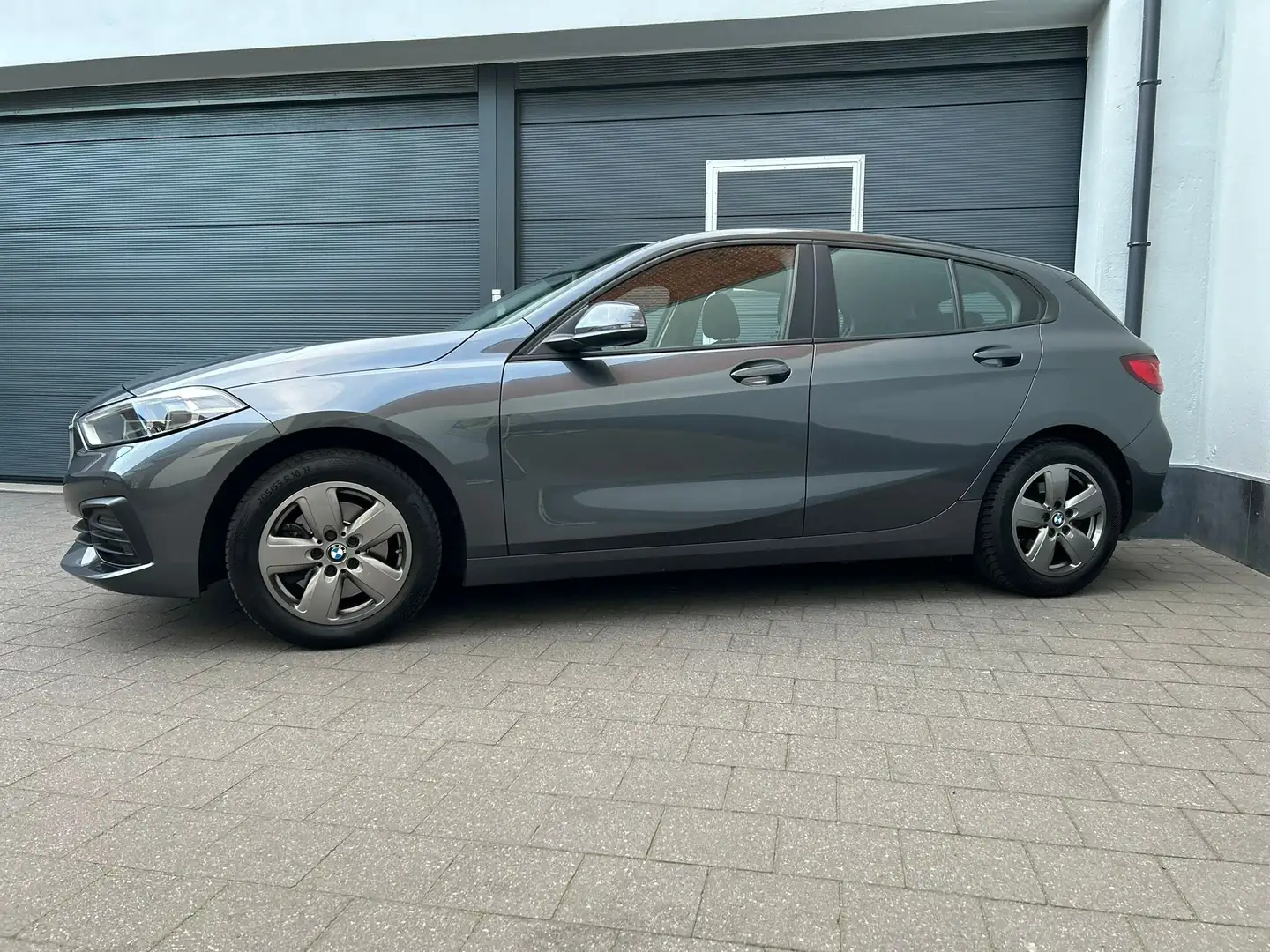 BMW 118 118i VERKOCHT!!! Grijs - 2