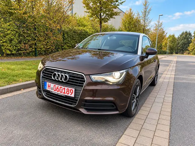 Audi A1 1.4 TFSI S tronic Attraction AHK TÜV NEU 2028