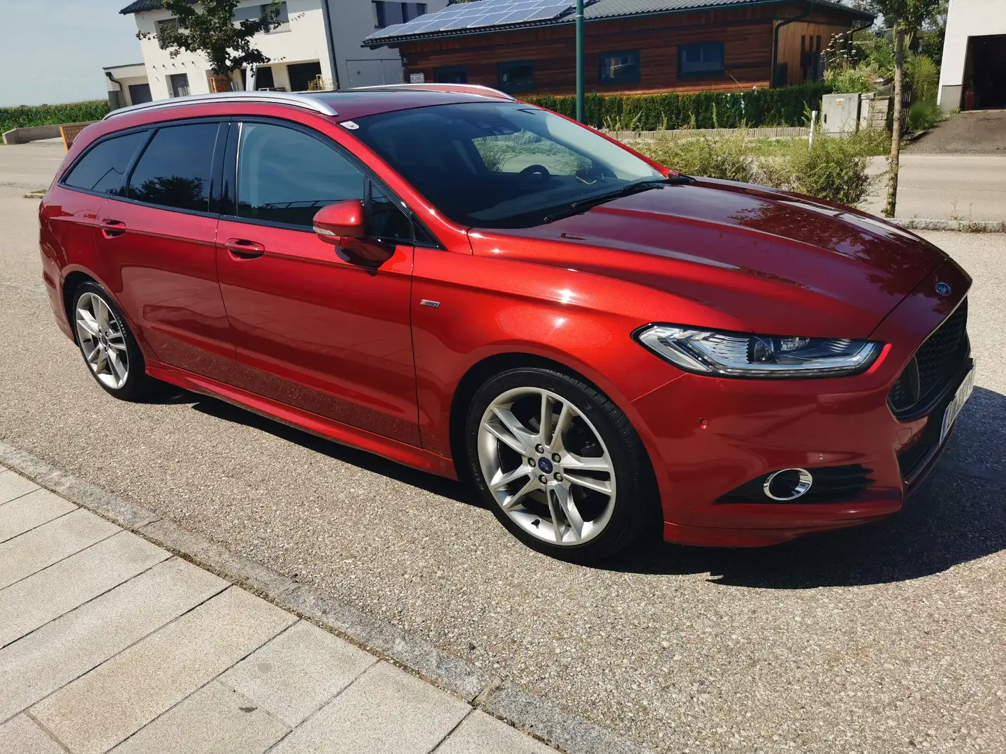 Ford Mondeo Turnier 2.0 TDCi Start-Stopp Titanium Rot - 2