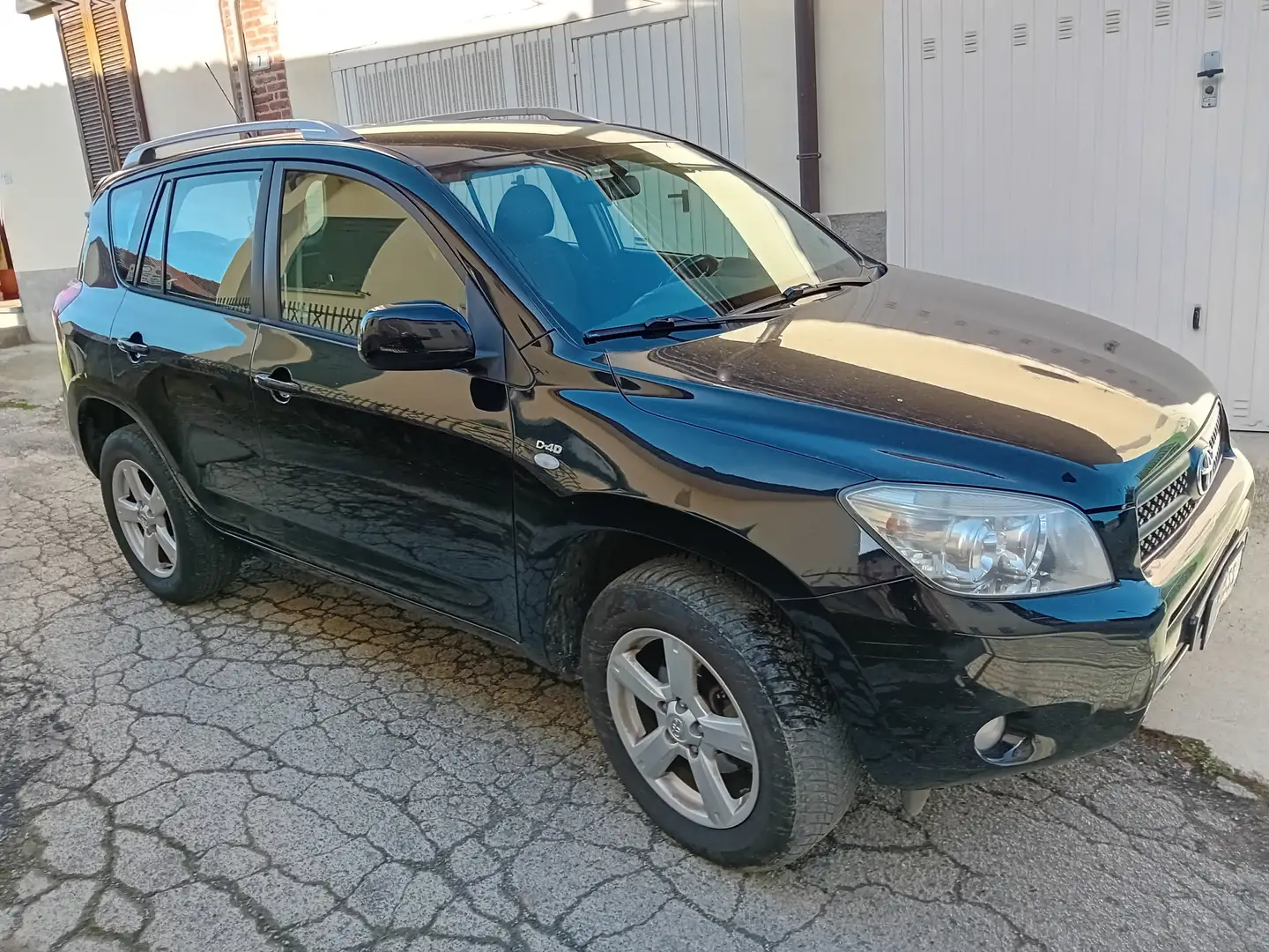 Toyota RAV 4 2.2 d-4d Lux 136cv 4x4 Originale Unico guidatore Czarny - 2