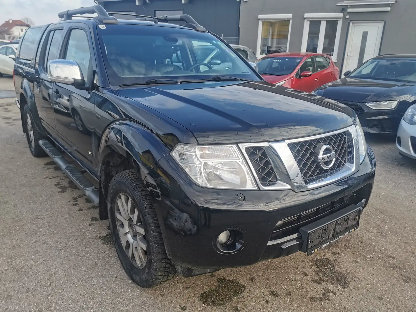 Nissan Navara Business 4X4 3 .0 Schwarz - 2