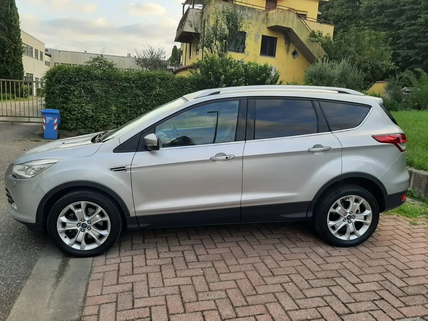 Ford Kuga Kuga 2.0 tdci Titanium 2wd 140cv Argento - 2
