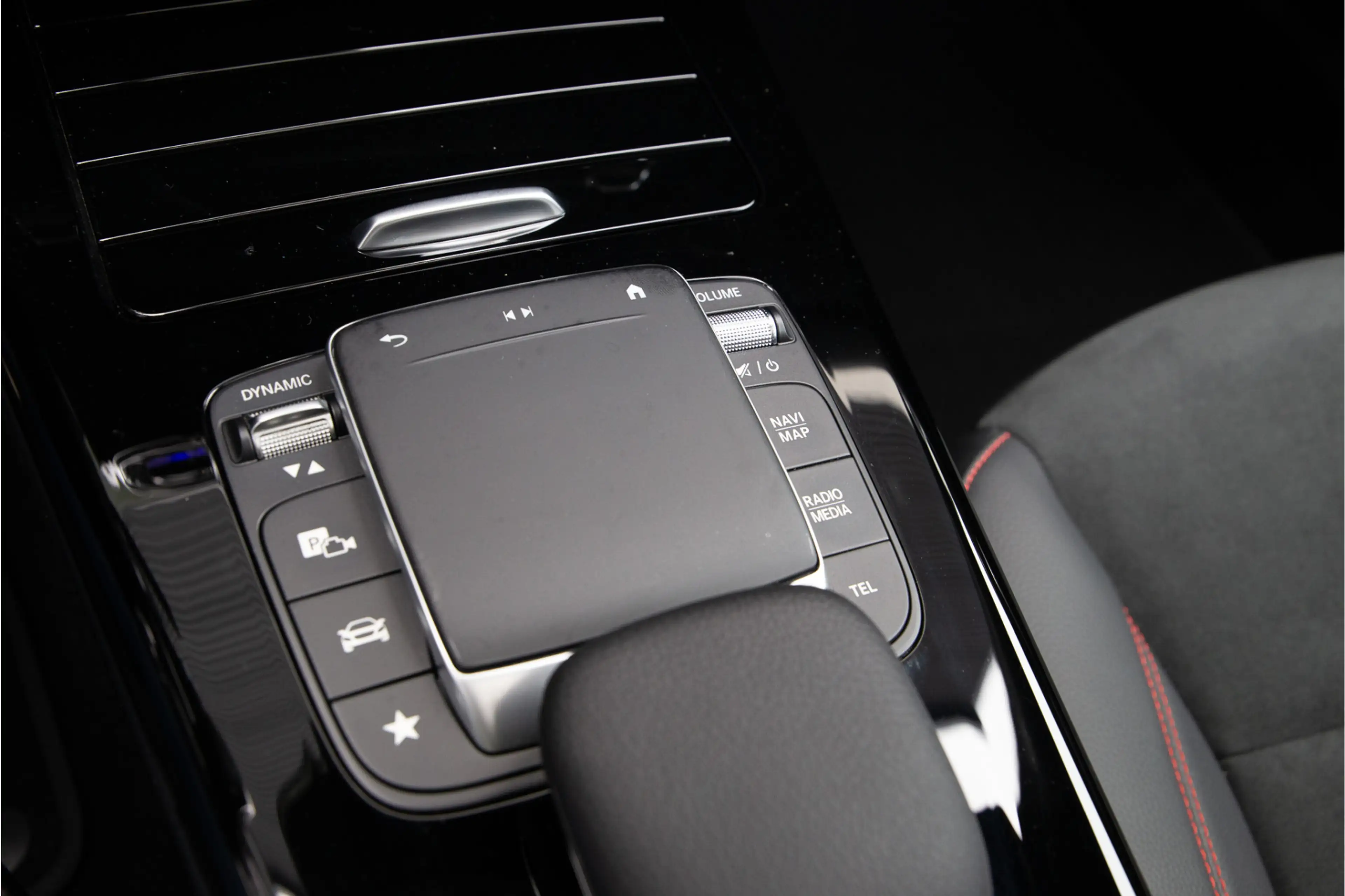 Mercedes-Benz A 250 e AMG Nightpakket, Pano, Widescreen, Distronic, Sf — photo 35