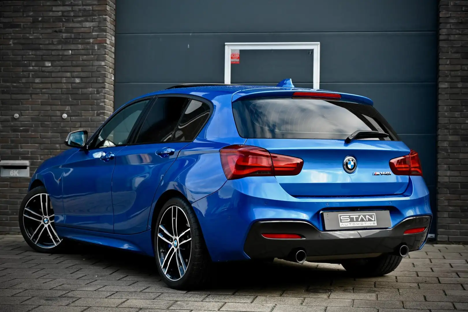 BMW 140 1-Serie BMW M140i Shadow Executive | Estoril Blauw Bleu - 2
