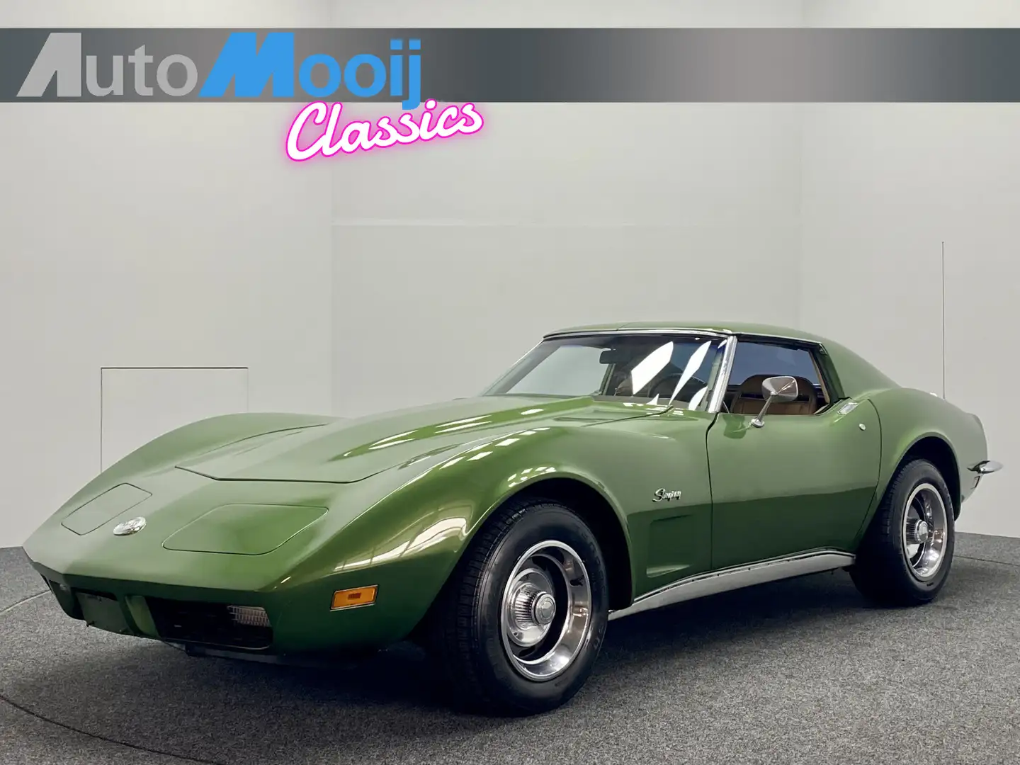 Corvette C3 Chevrolet *Chrome Bumper* Elkhart Green / 1973 One Verde - 1