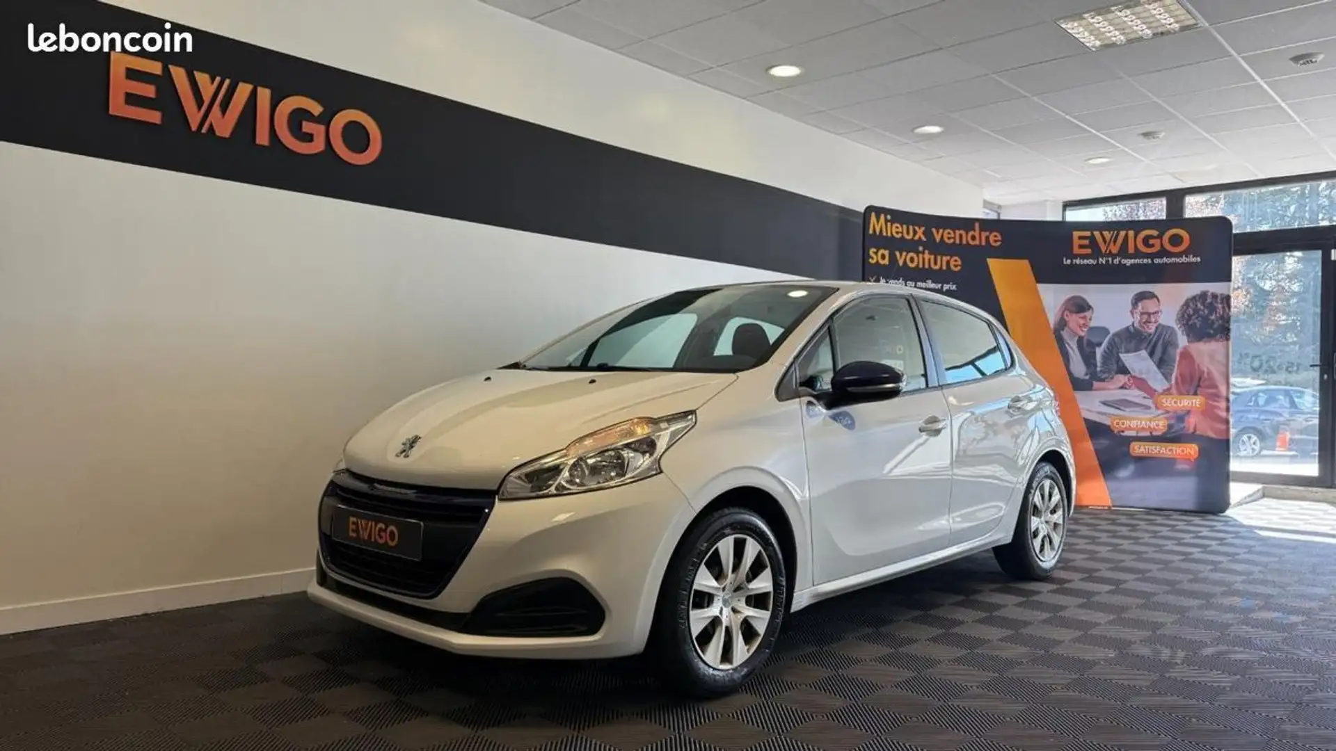 Peugeot 208 GENERATION-I 1.0 PURETECH 70 LIKE %2B MOTEUR NEUF  Blanc - 2