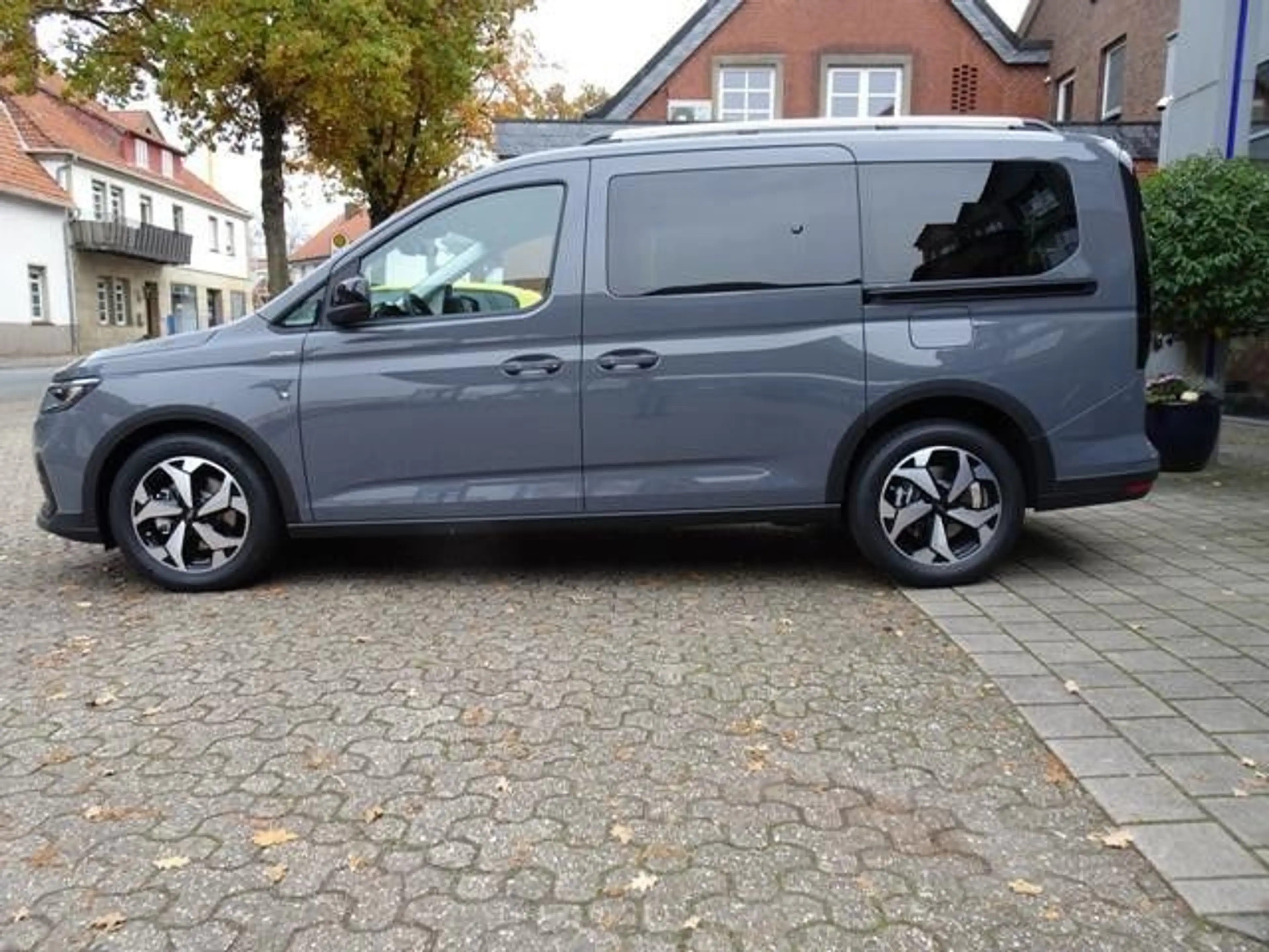 Ford Grand Tourneo Connect Active — photo 7