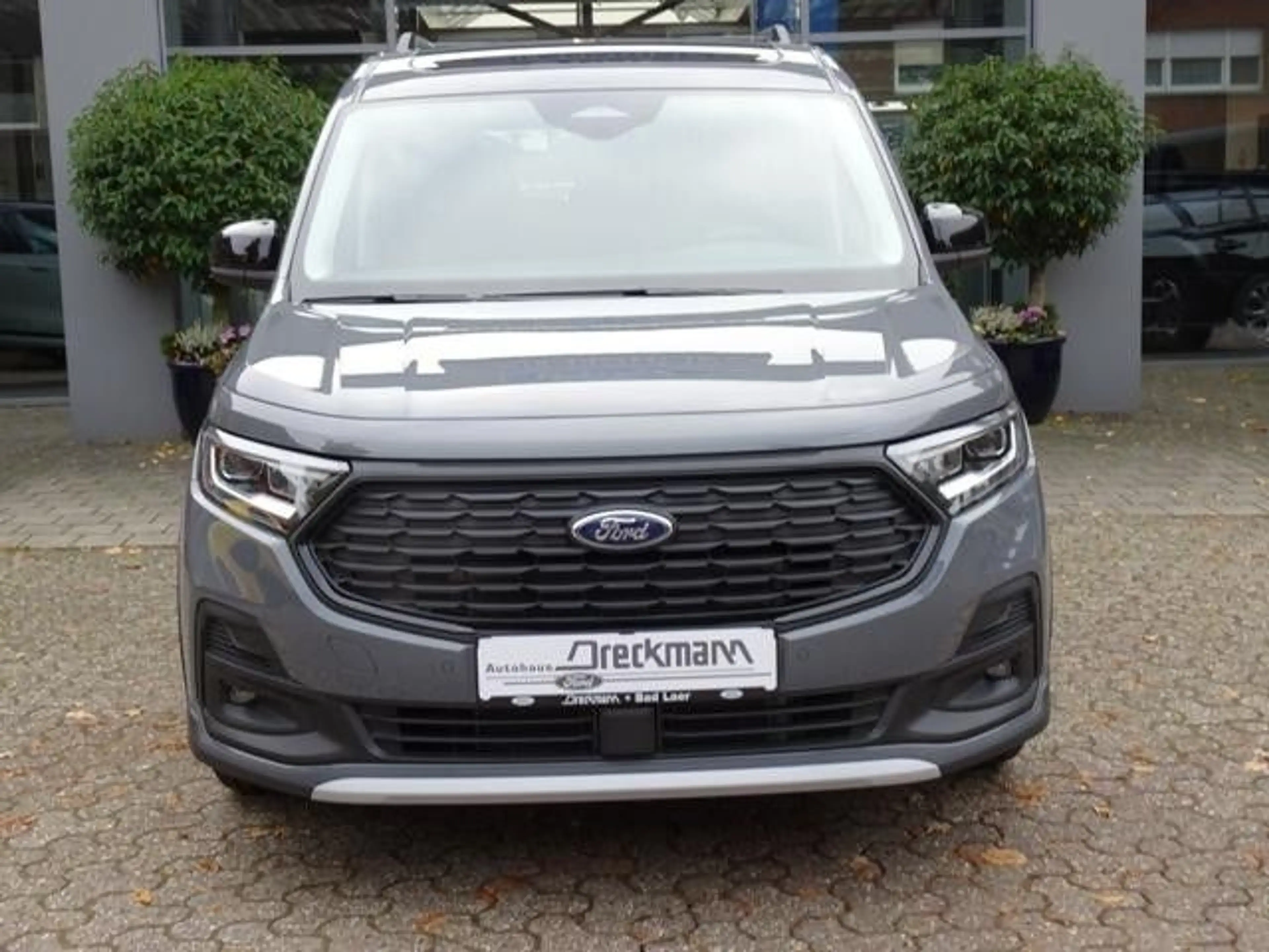 Ford Grand Tourneo Connect Active — photo 2