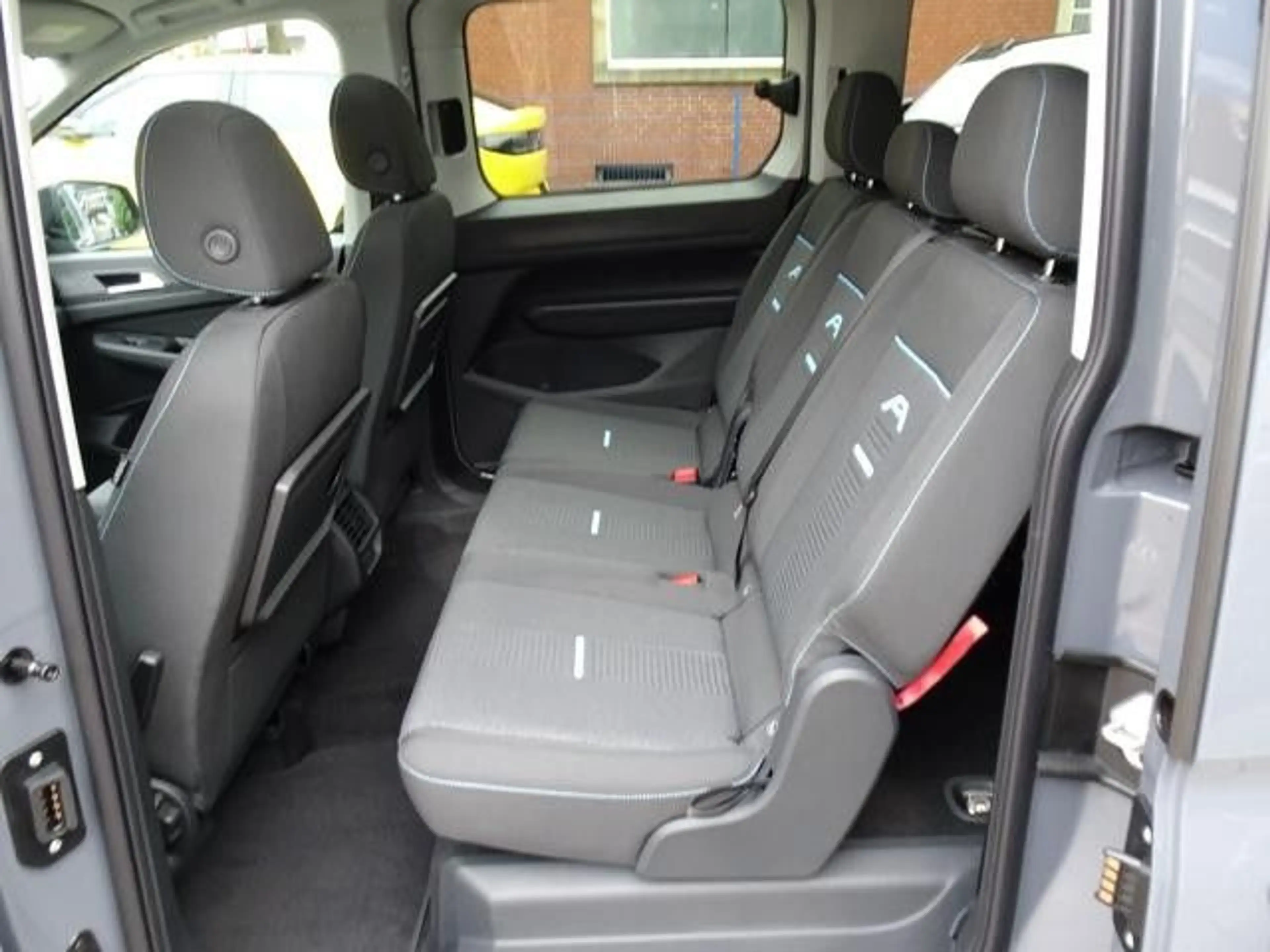 Ford Grand Tourneo Connect Active — photo 13