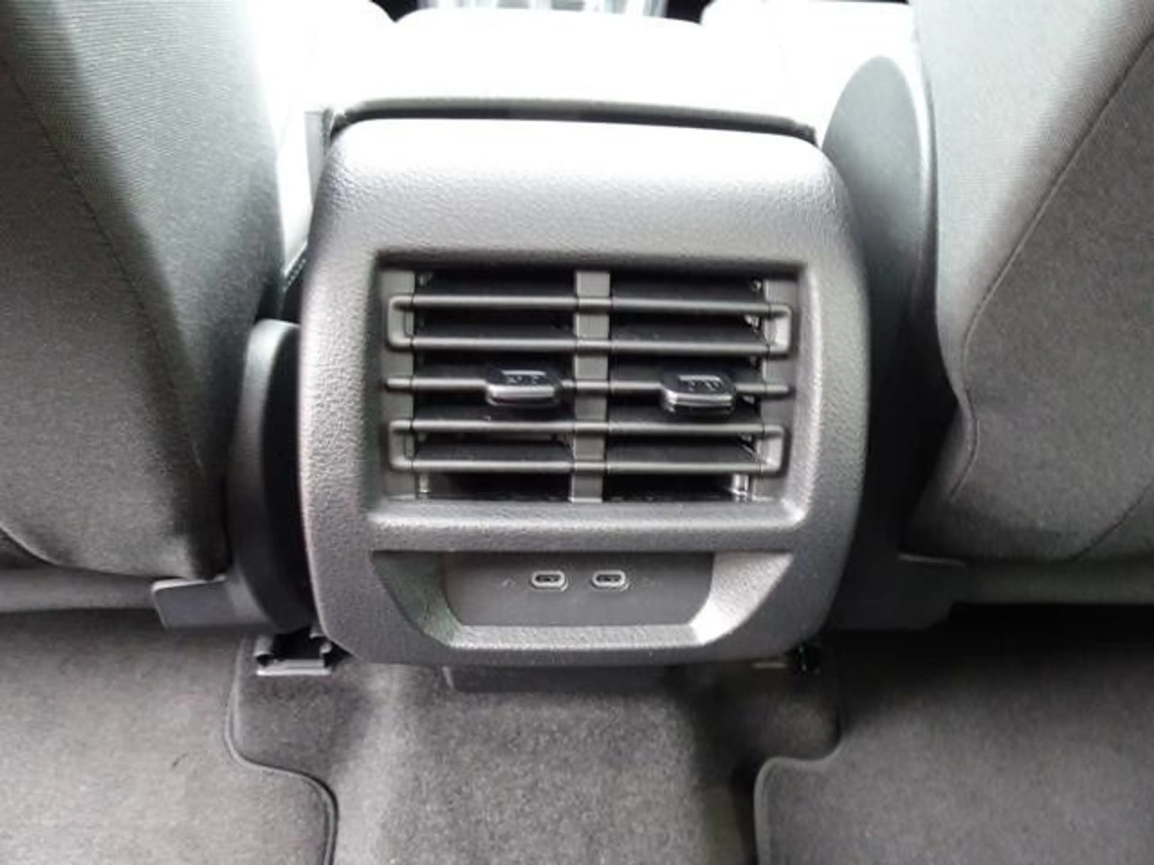 Ford Grand Tourneo Connect Active — photo 14