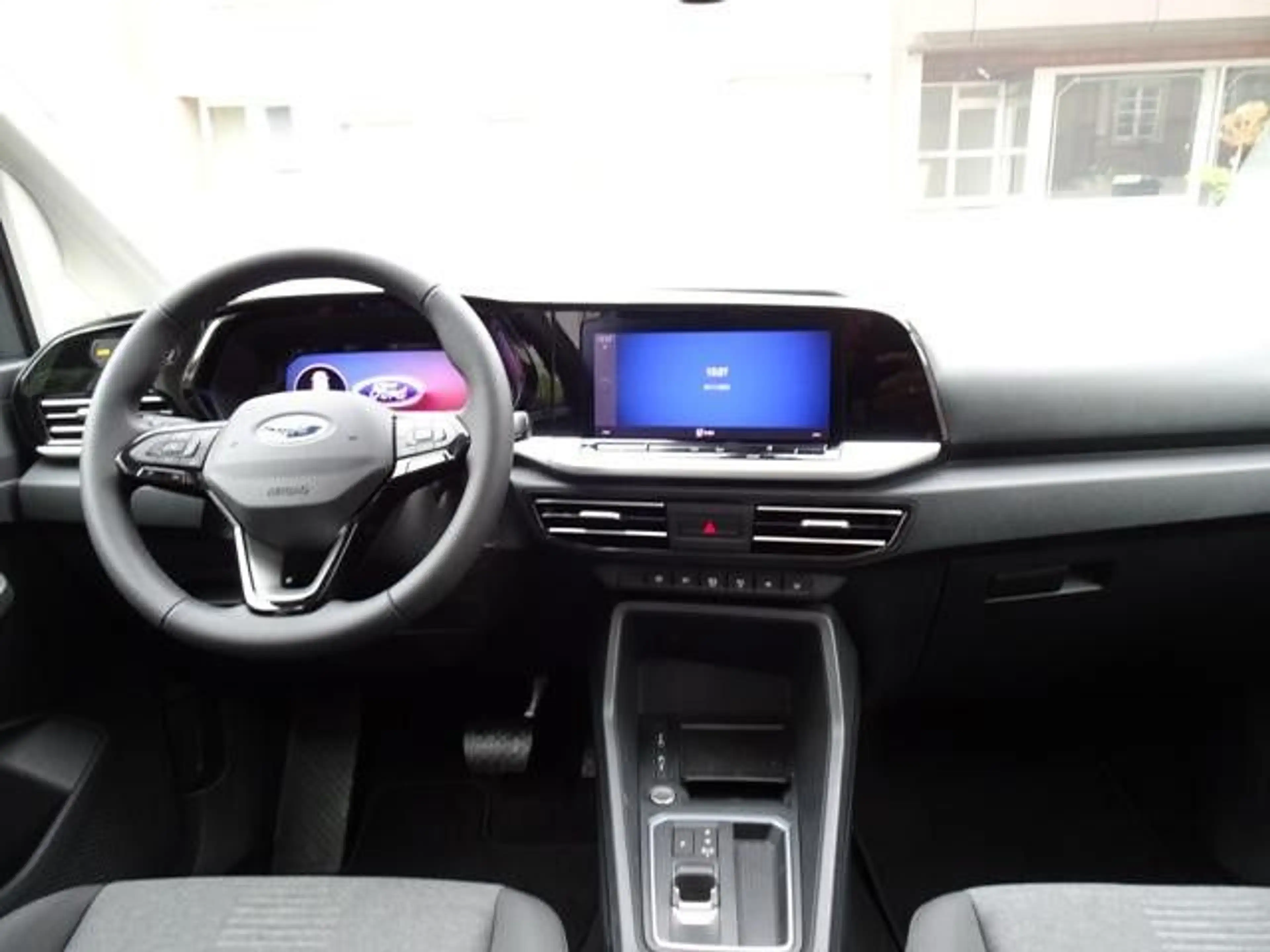 Ford Grand Tourneo Connect Active — photo 10