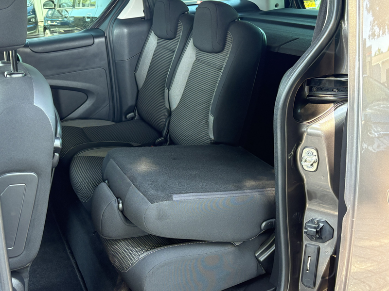 Peugeot Partner Tepee 1.2 PureTech Allure | Navi | Carplay | PDC | — photo 23