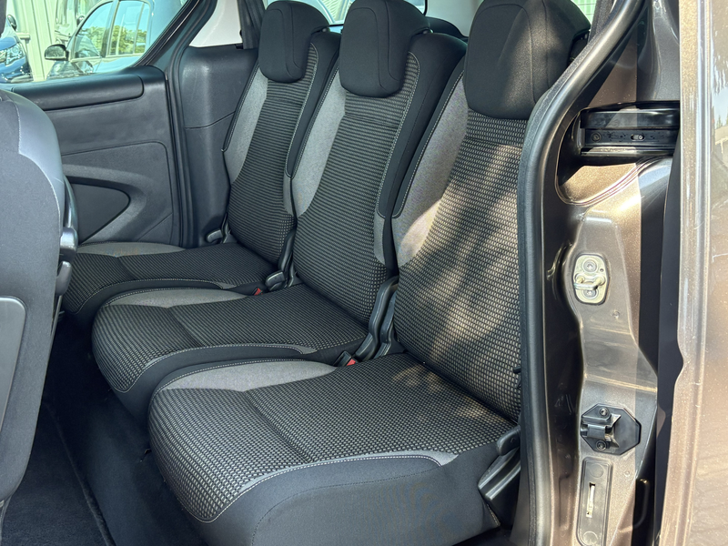 Peugeot Partner Tepee 1.2 PureTech Allure | Navi | Carplay | PDC | — photo 11