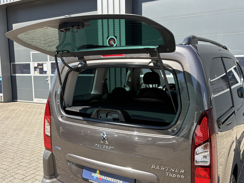 Peugeot Partner Tepee 1.2 PureTech Allure | Navi | Carplay | PDC | — photo 26