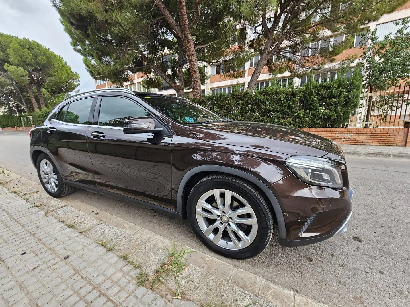 Mercedes-Benz GLA 200 GLA 200CDI Edition 1 7G-DCT Edition 1 Marrón - 1