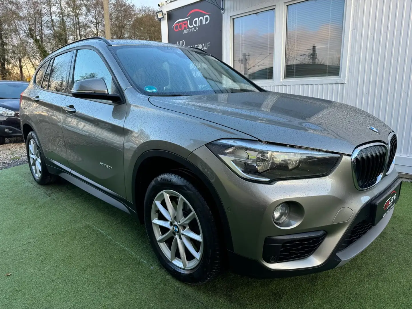 BMW X1 xDrive 20 i Aut. -1.Hand-Voll BMW Scheckheft! Silber - 1