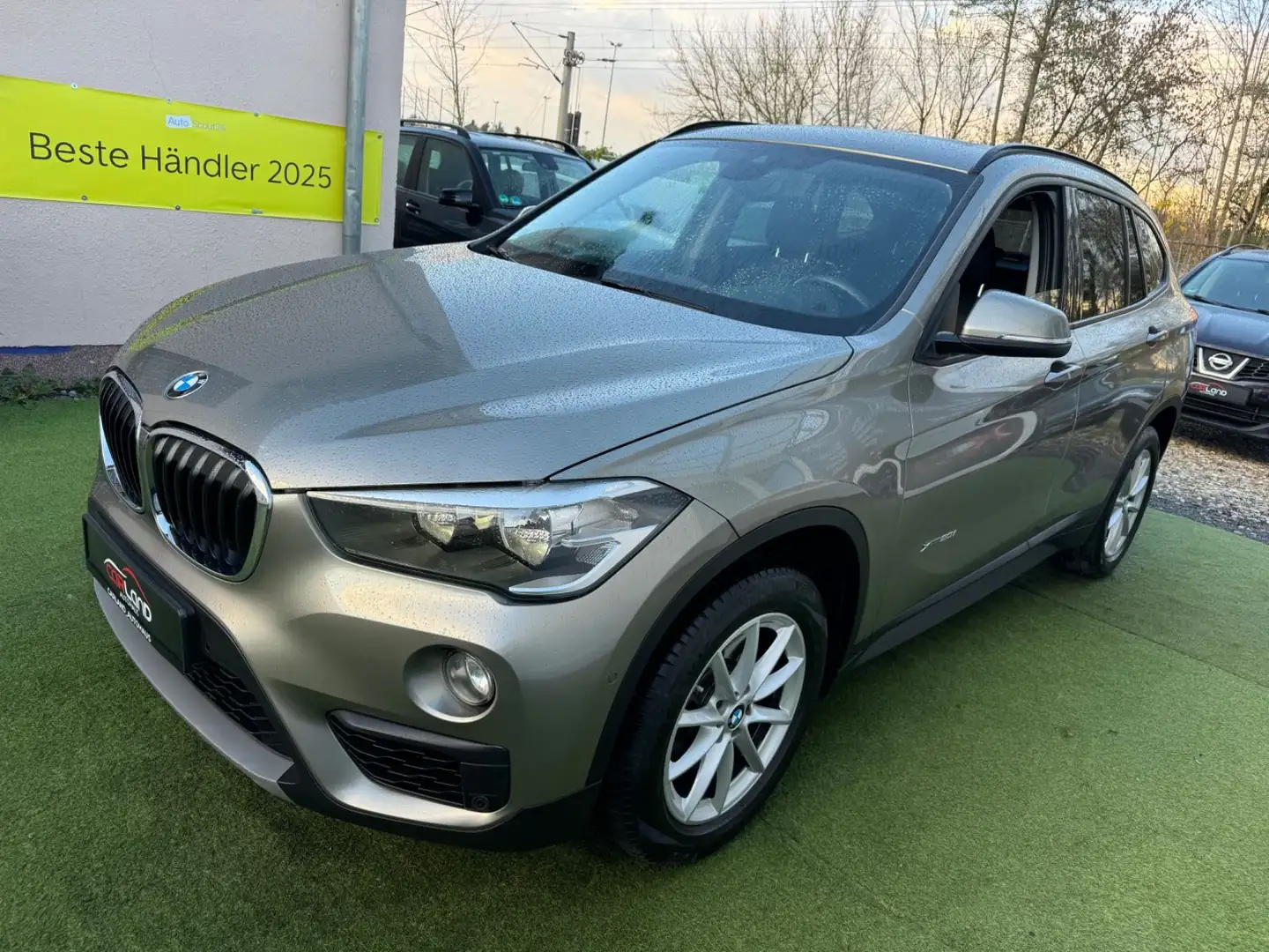 BMW X1 xDrive 20 i Aut. -1.Hand-Voll BMW Scheckheft! Silber - 2