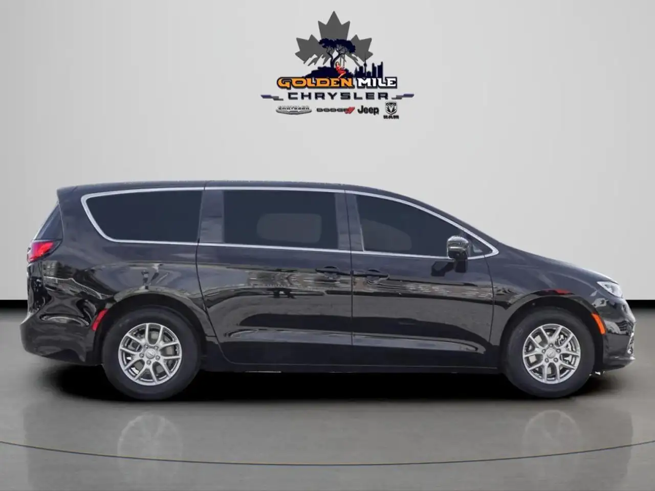 Chrysler Pacifica photo Chrysler Pacifica