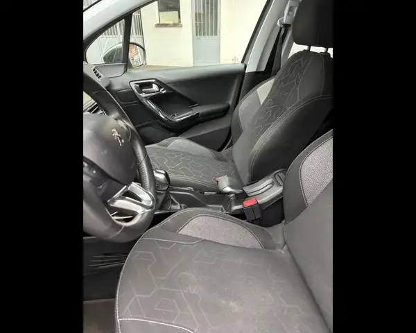 Peugeot 2008 view 15