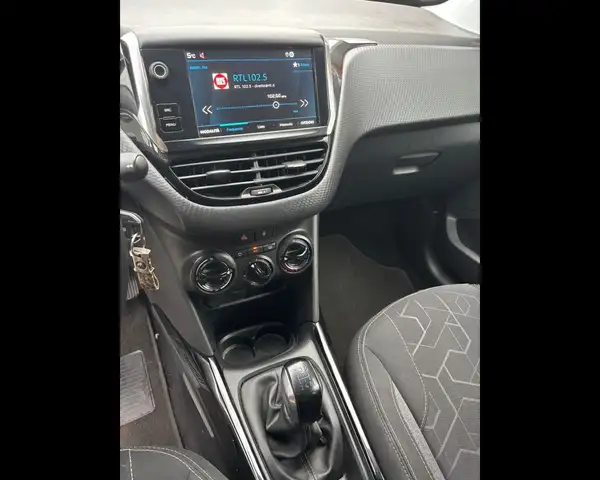 Peugeot 2008 view 10