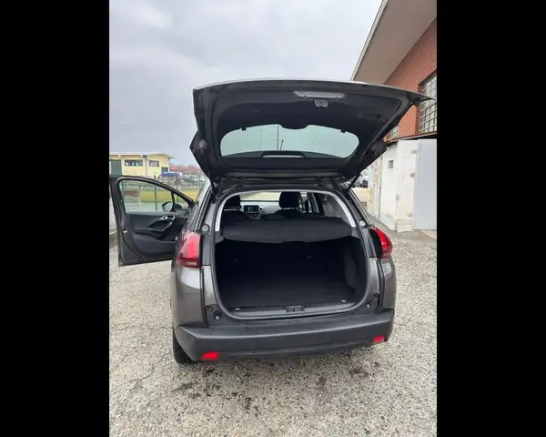 Peugeot 2008 view 8