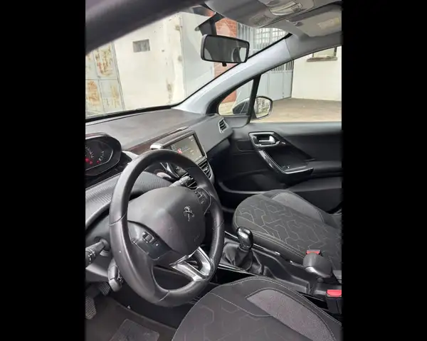 Peugeot 2008 view 13