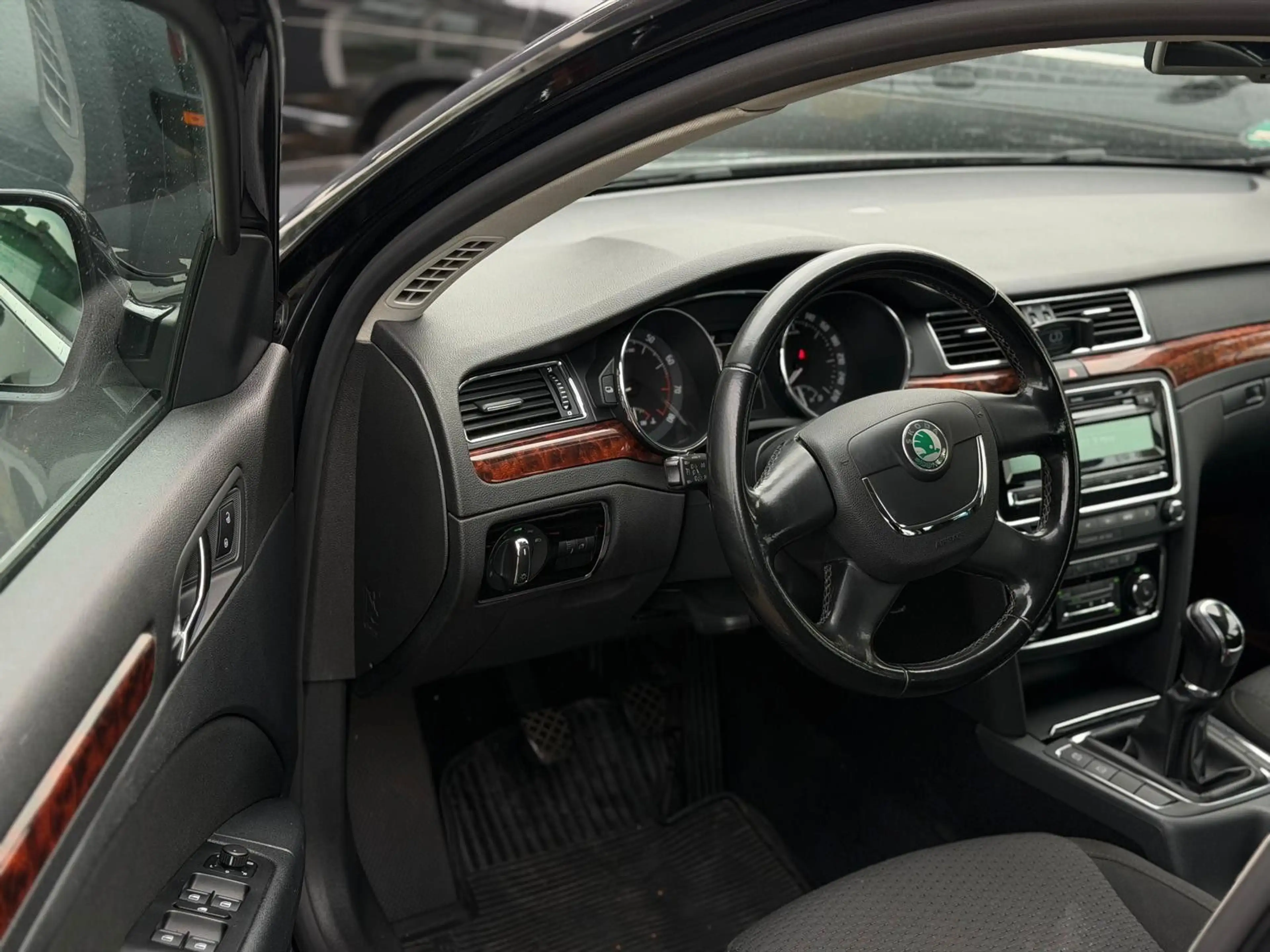 Skoda Superb Combi Elegance 1.HAND/XENON/SHZ/PARK/TEMP — photo 9