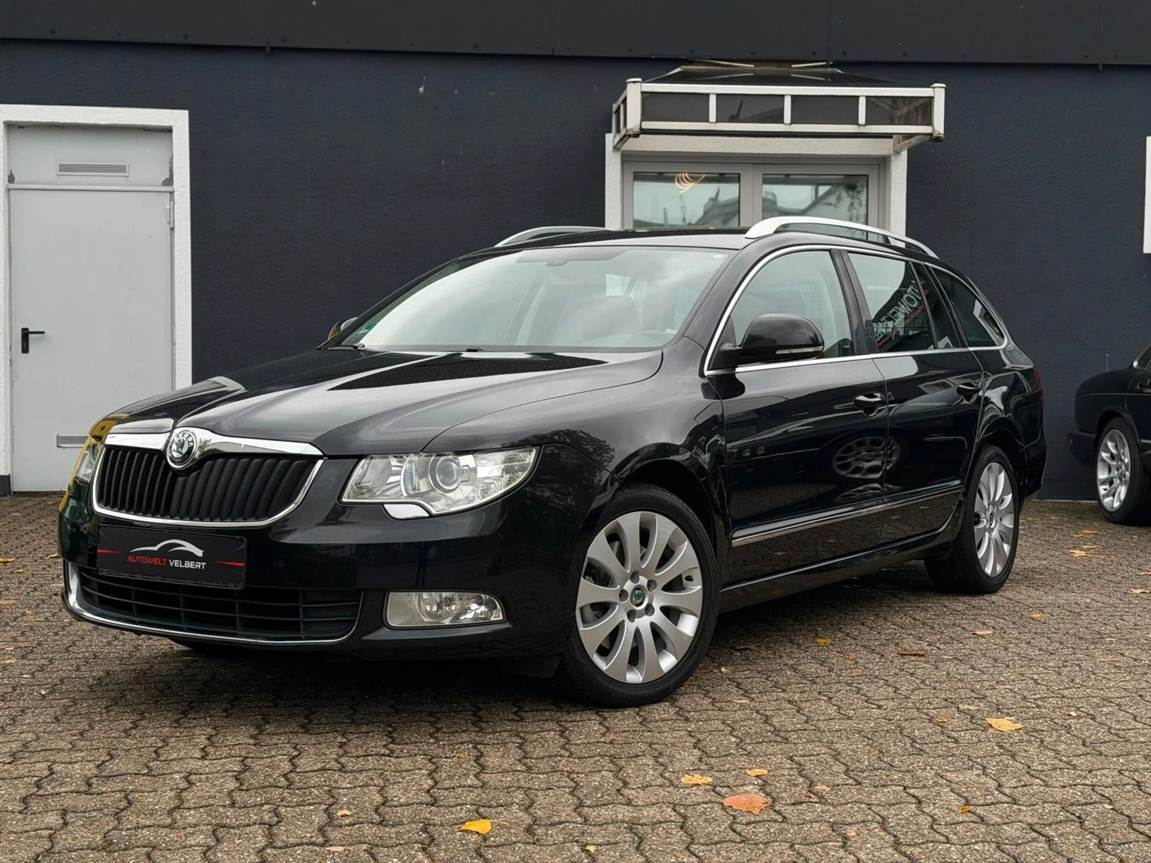 Skoda Superb Combi Elegance 1.HAND/XENON/SHZ/PARK/TEMP — photo 3