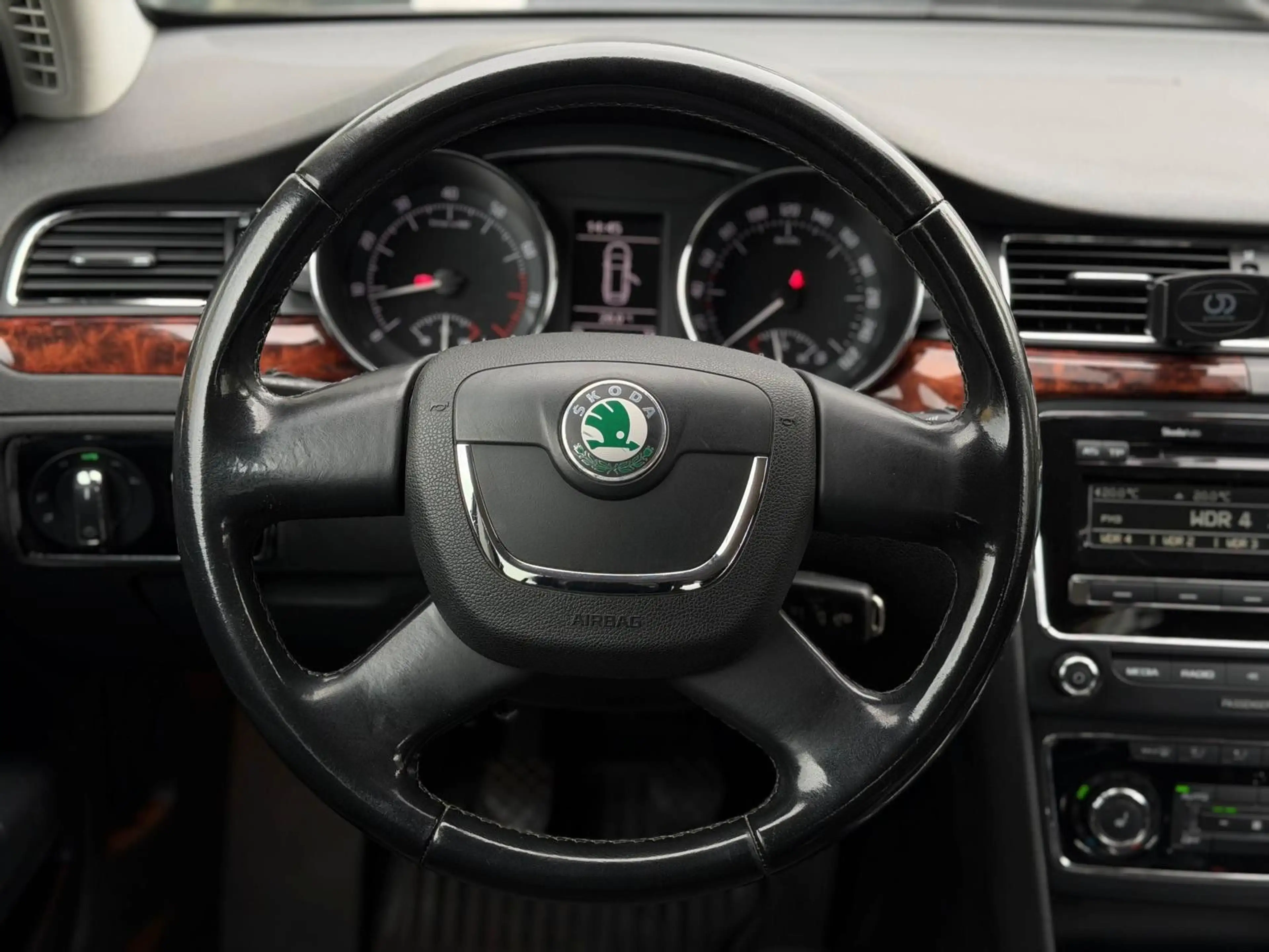 Skoda Superb Combi Elegance 1.HAND/XENON/SHZ/PARK/TEMP — photo 11