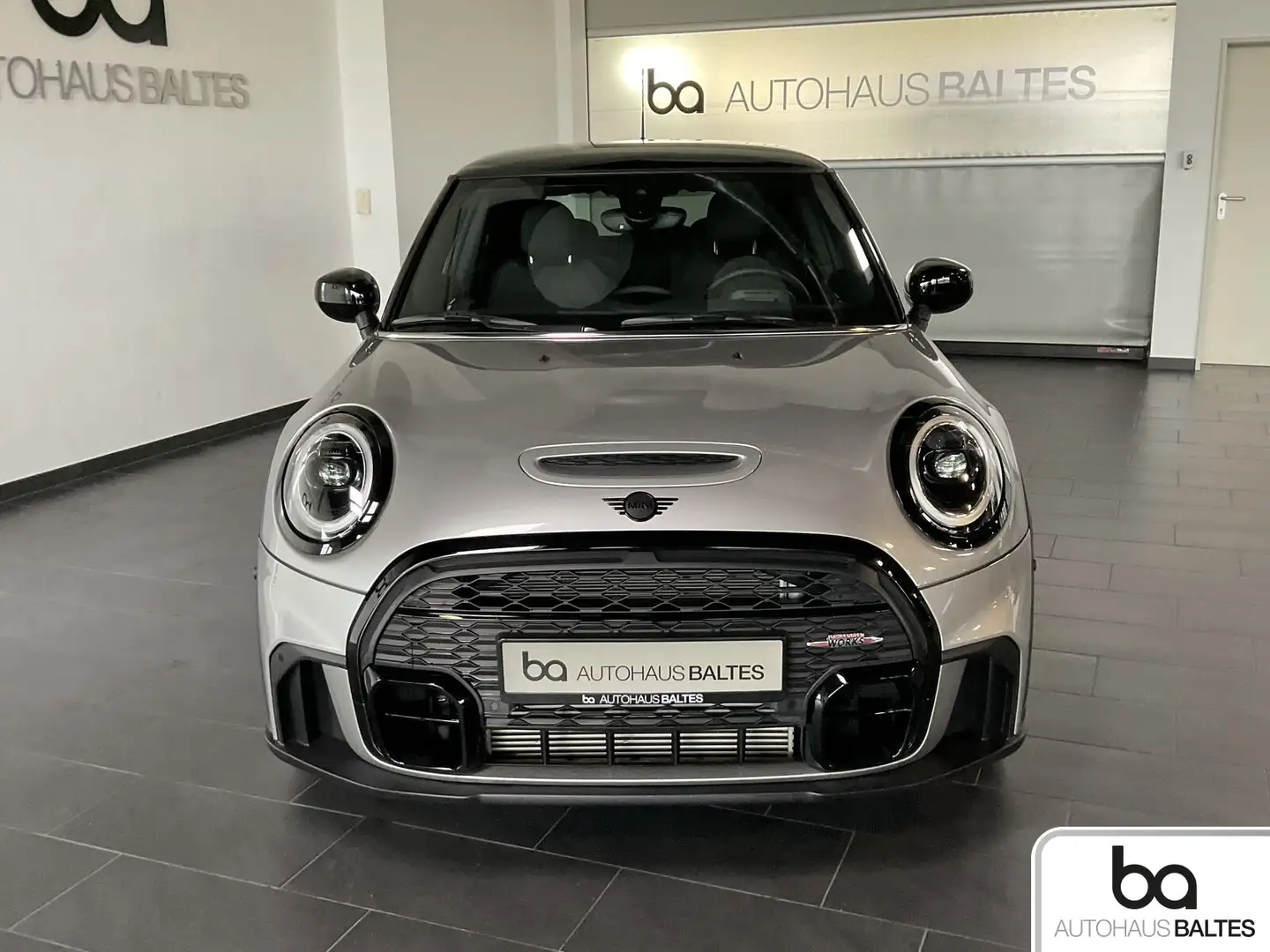 MINI Cooper S Cooper S JCW Trim Nav/Park/Komf/Kam/Black/Multi Silber - 2