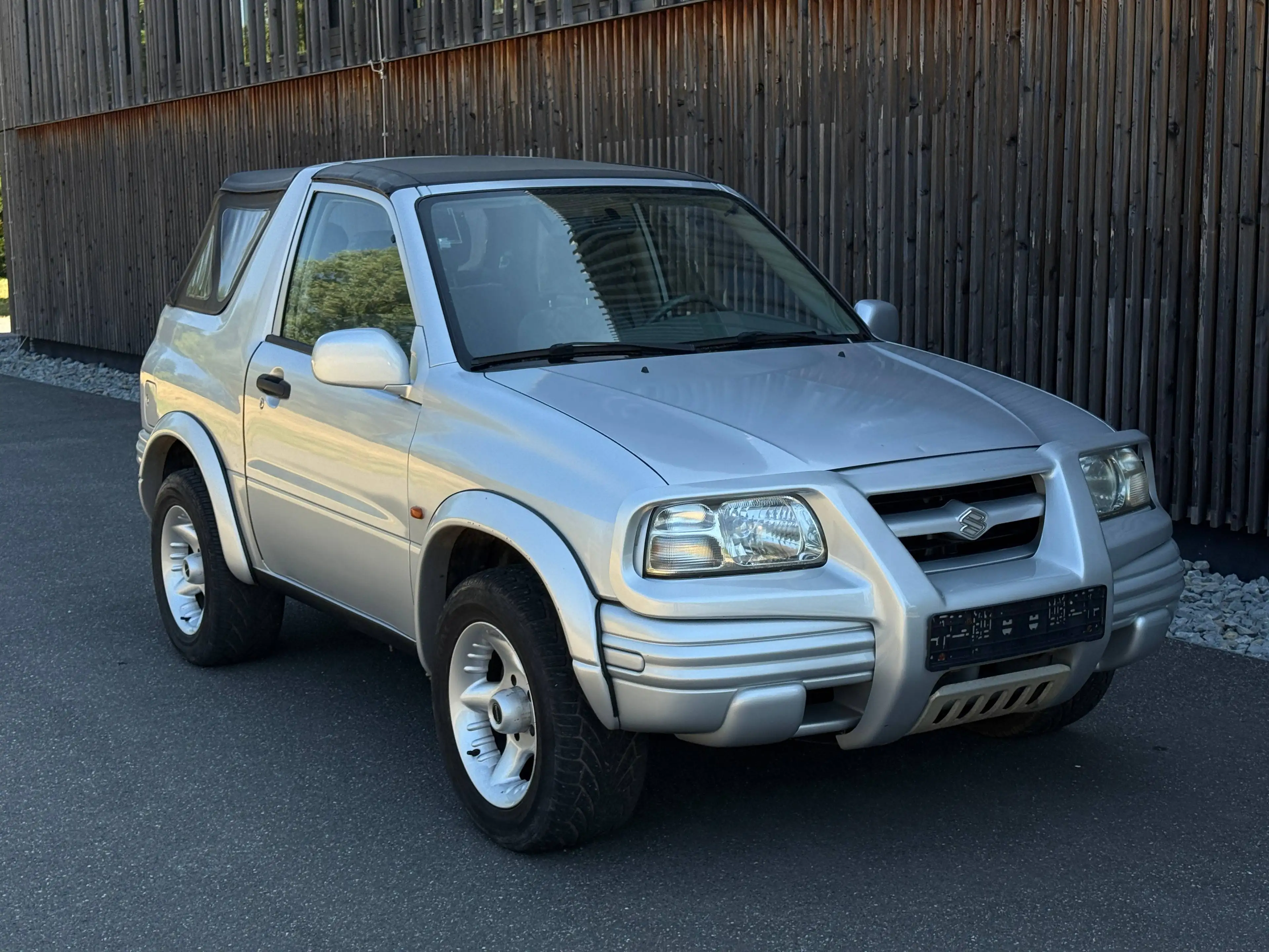 Suzuki Grand Vitara Grand Vitara Cabrio 2.0 — photo 6