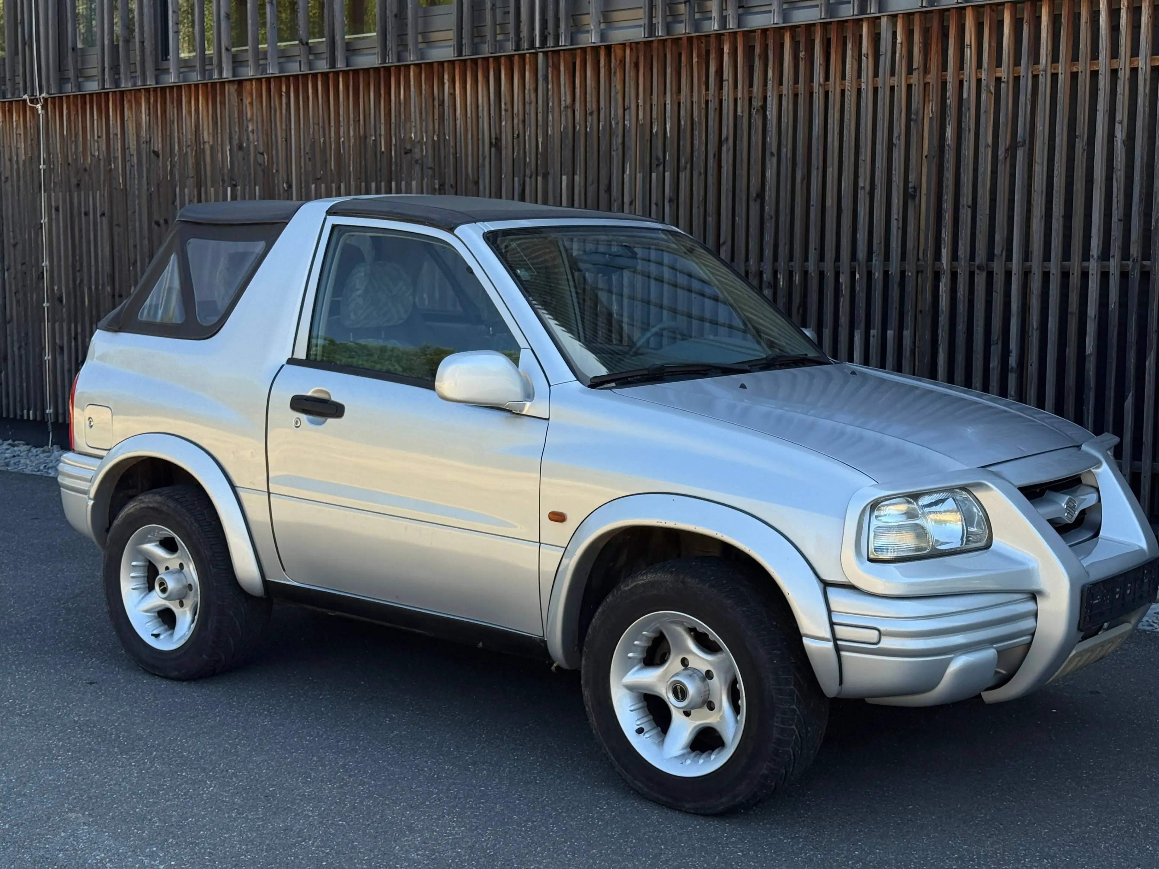 Suzuki Grand Vitara Grand Vitara Cabrio 2.0 — photo 7