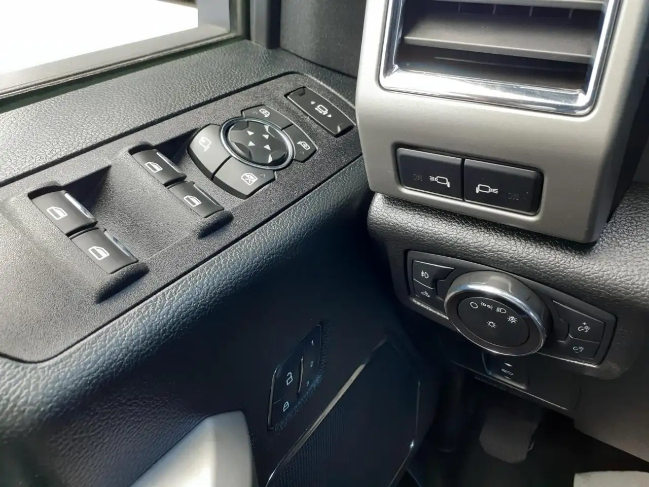 Ford F 350 снимка Ford F 350