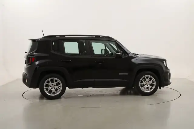 Jeep Renegade view 6