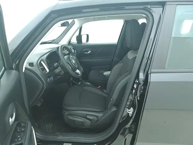 Jeep Renegade view 10