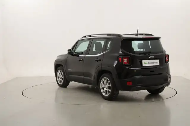 Jeep Renegade view 3