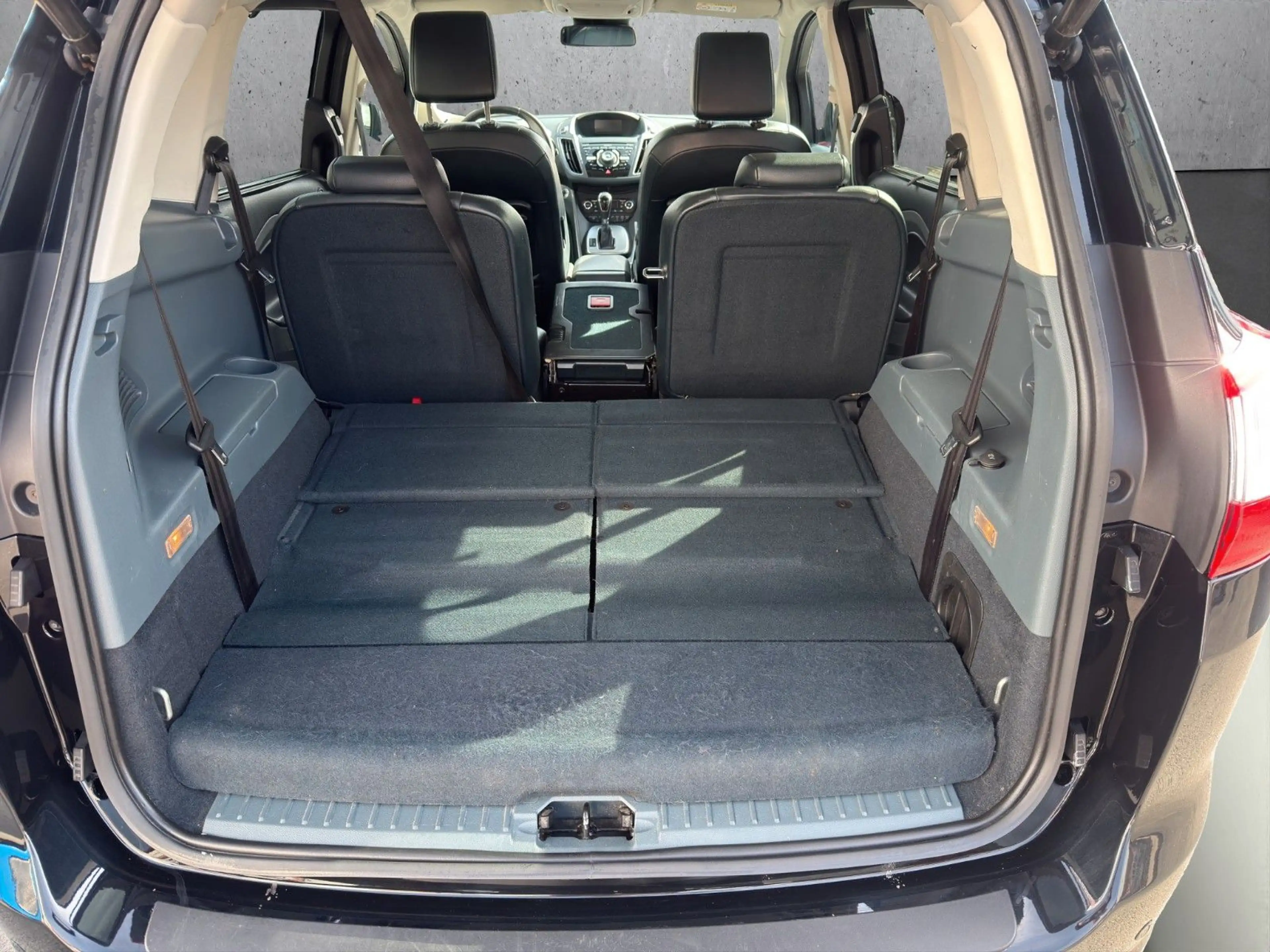 Ford Grand C-Max Grand C-MAX Titanium — photo 15