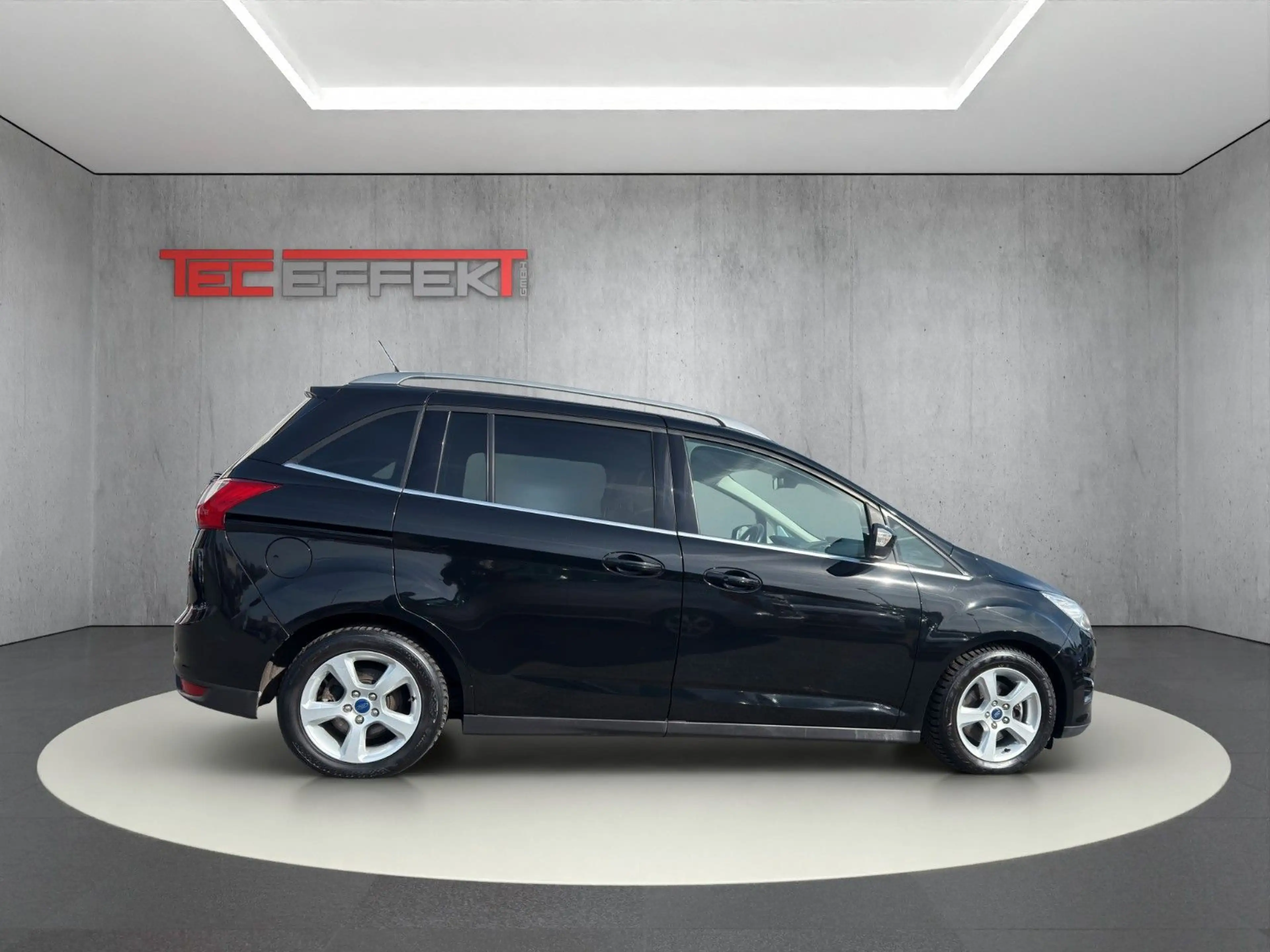 Ford Grand C-Max Grand C-MAX Titanium — photo 6