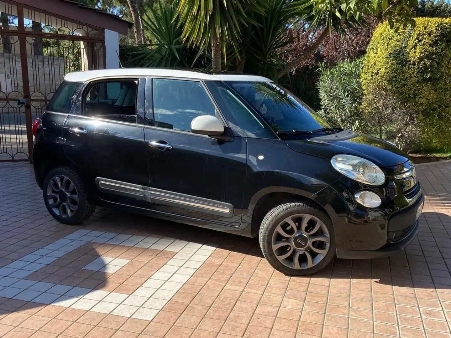 Fiat 500L 1.3 Mjt lounge sincronic Nero - 2