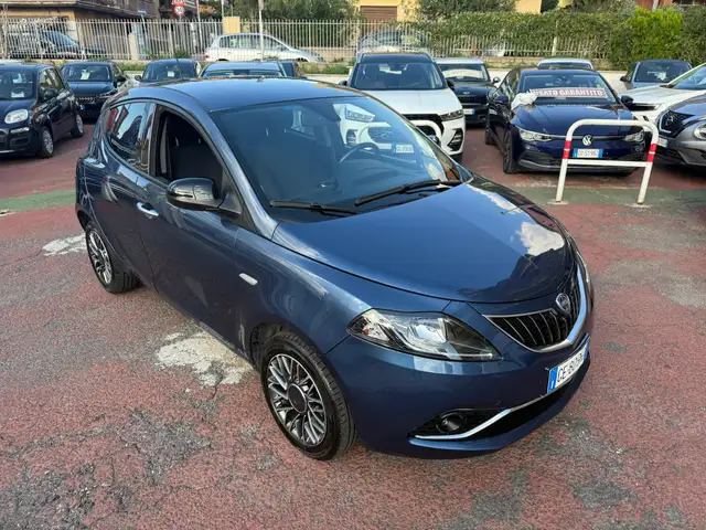 Lancia Ypsilon HYBRID 1.0 **CARPLAY**