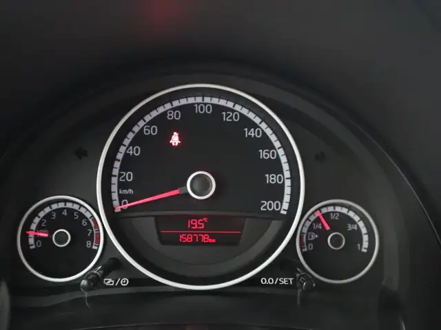 Volkswagen Up! view 24