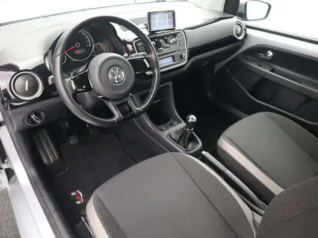 Volkswagen Up! view 7