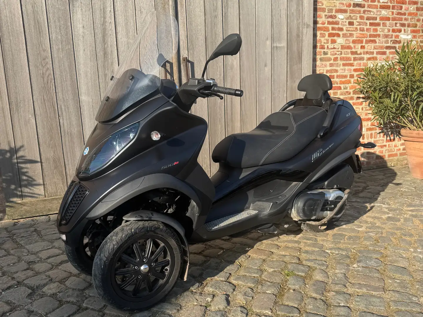 Piaggio MP3 500 Touring LT Sport Černá - 1