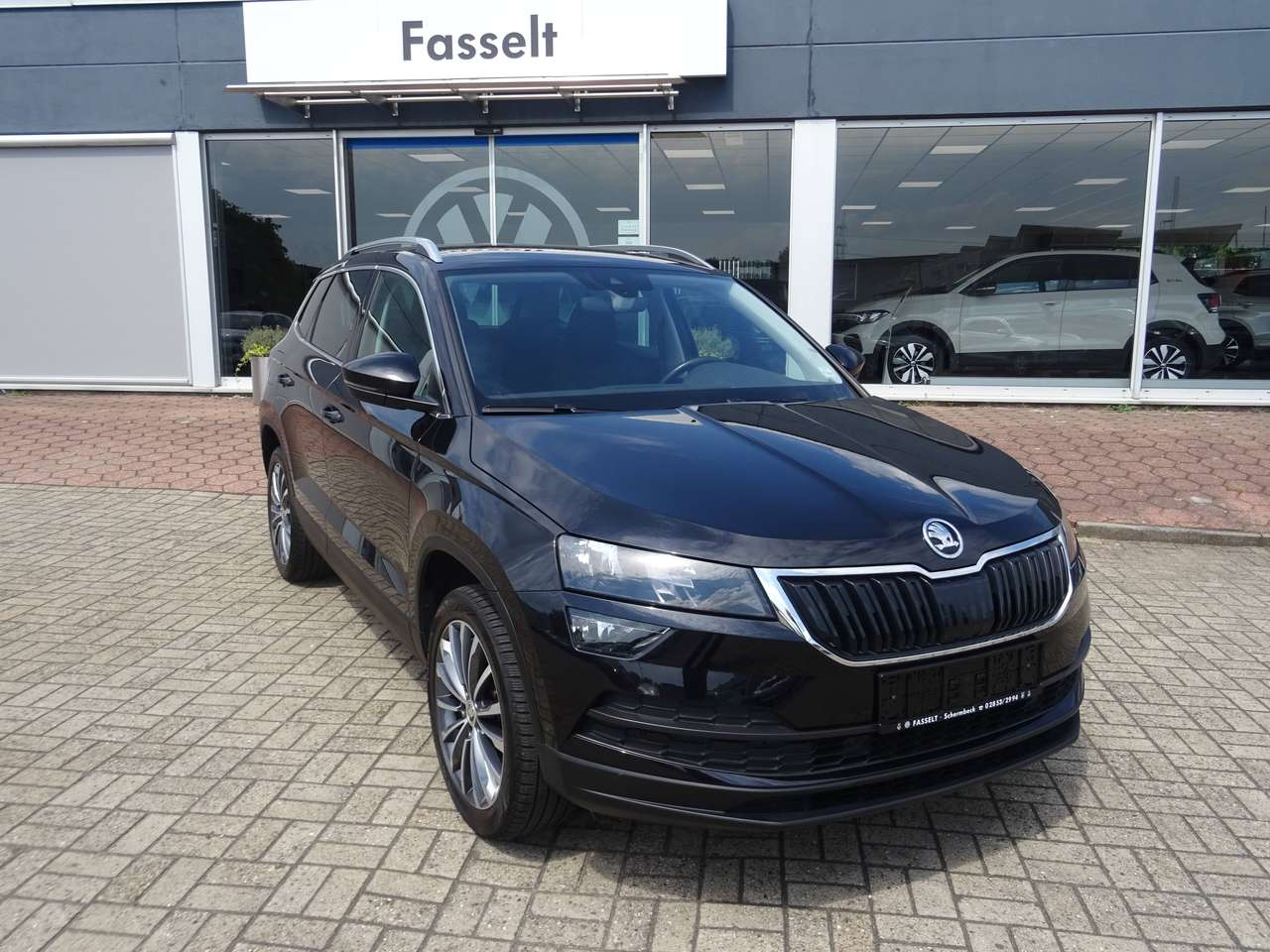 Skoda Karoq 2020 — Karoq 1.5 TSI ACT DSG Style 18Zoll, Dachreling silber, Navi, beheiz. Frontscheibe, Sprachbedienung
