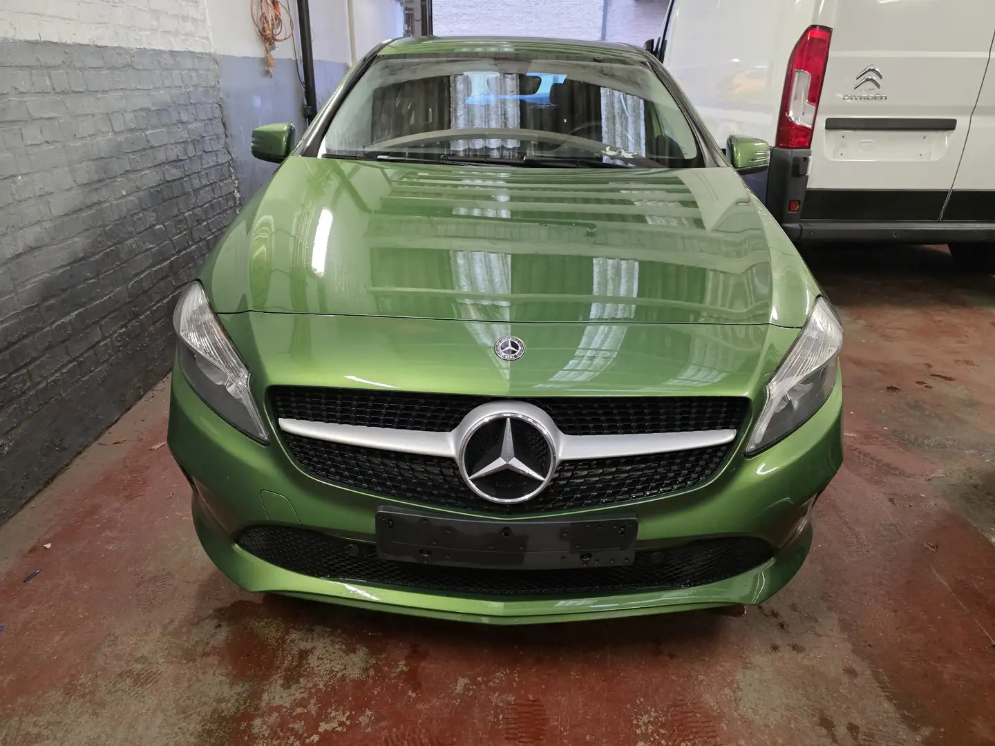 Mercedes-Benz A 180 d 7G-DCT et 1 an de garantie Vert - 1