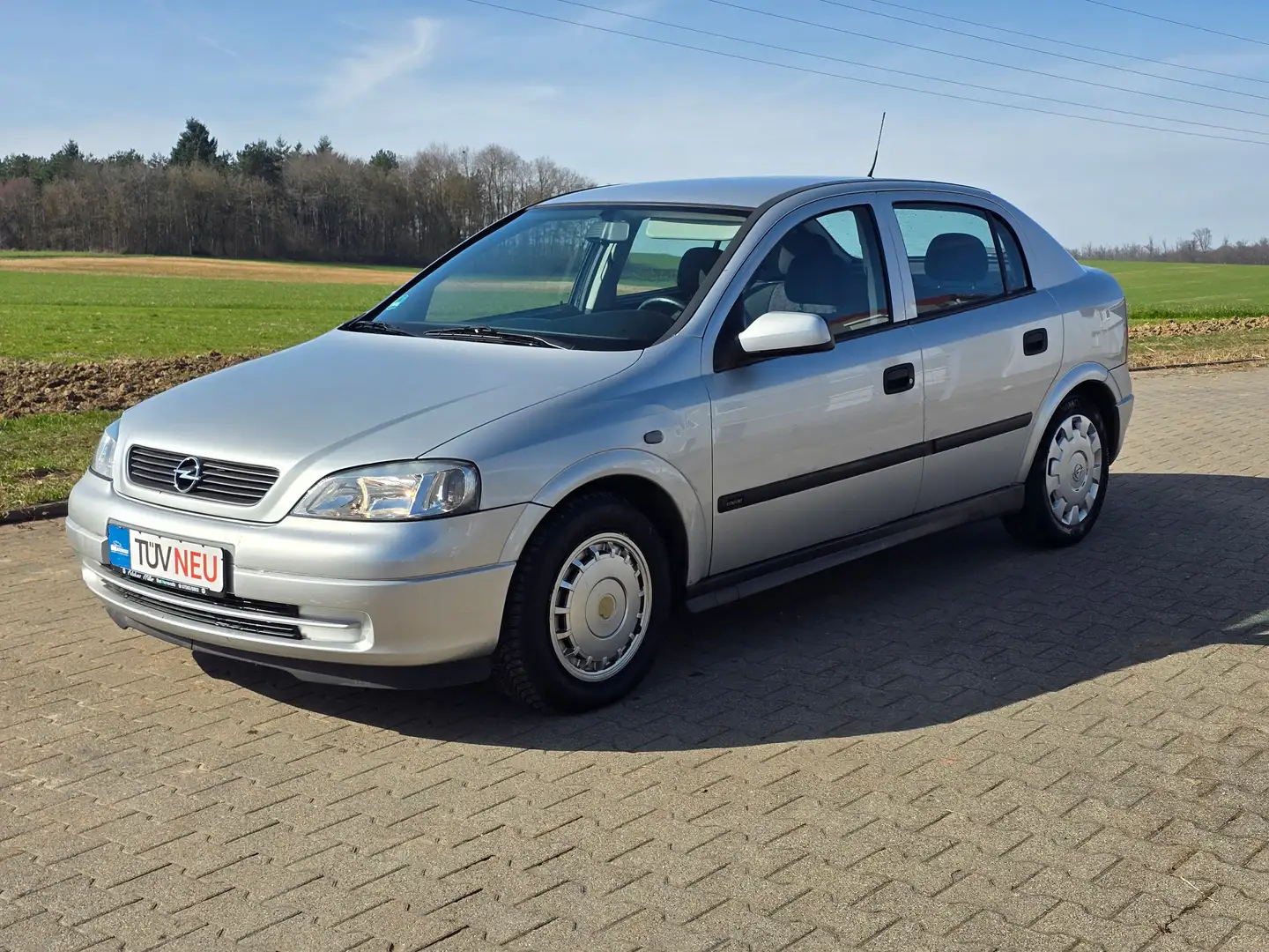 Opel Astra Astra 1.6 Edition 2000 Classic Silber - 1
